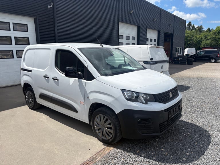 Peugeot Partner BlueHDi 100 L1V1 Plus Van