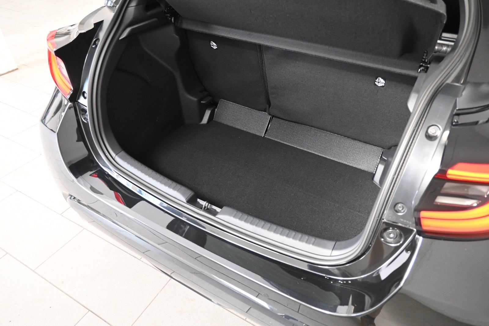 Mazda 2 Hybrid Homura CVT