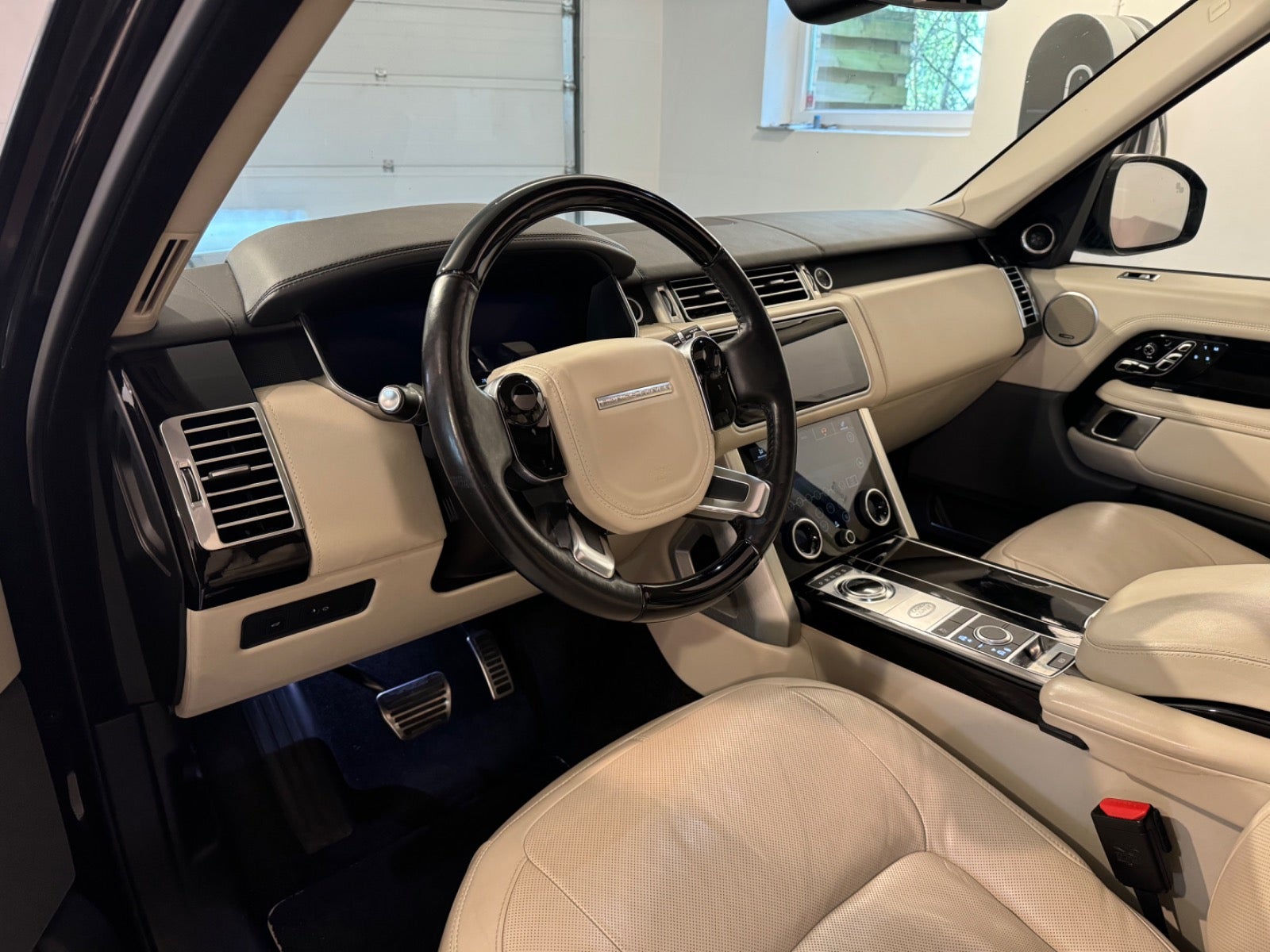 Land Rover – Range Rover