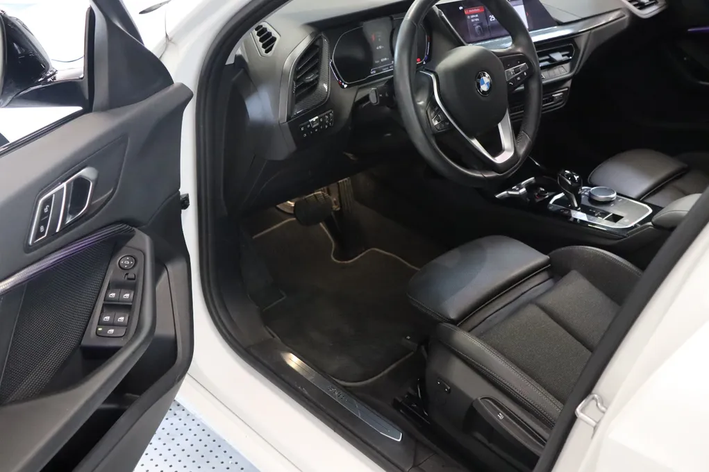 BMW 118i Sport Line aut.