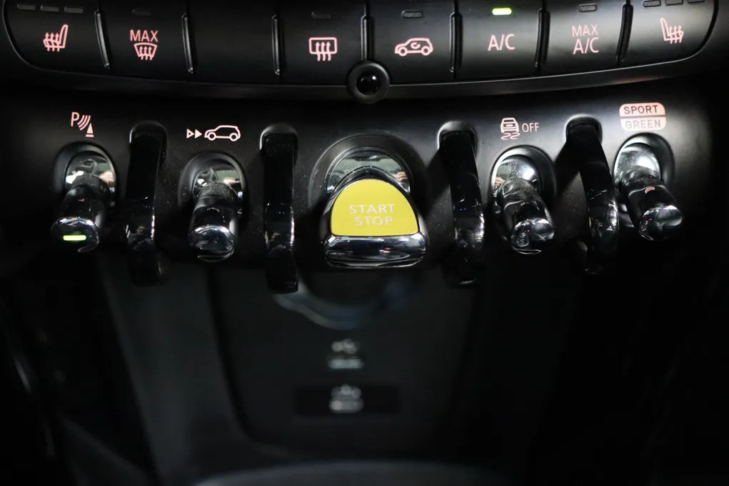 MINI Cooper SE Camden Edition