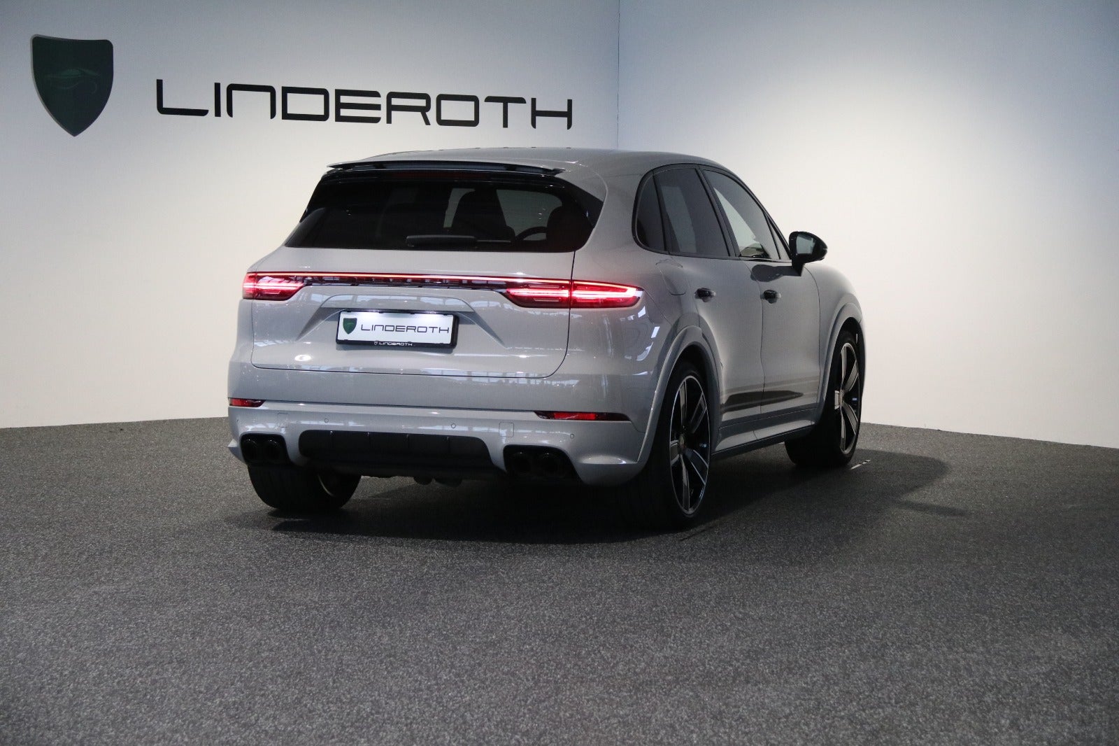 Porsche Cayenne Turbo 2020