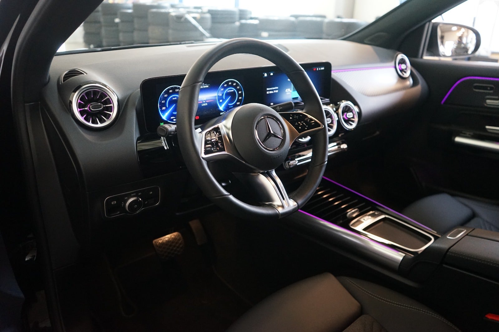 Mercedes EQA250+
