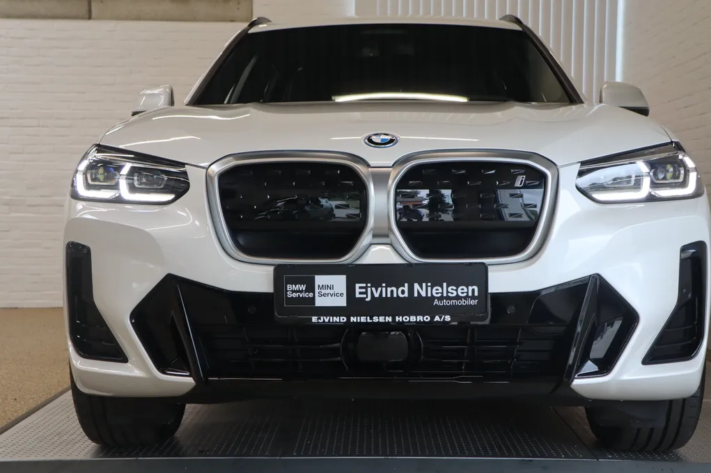 BMW iX3 Charged M-Sport