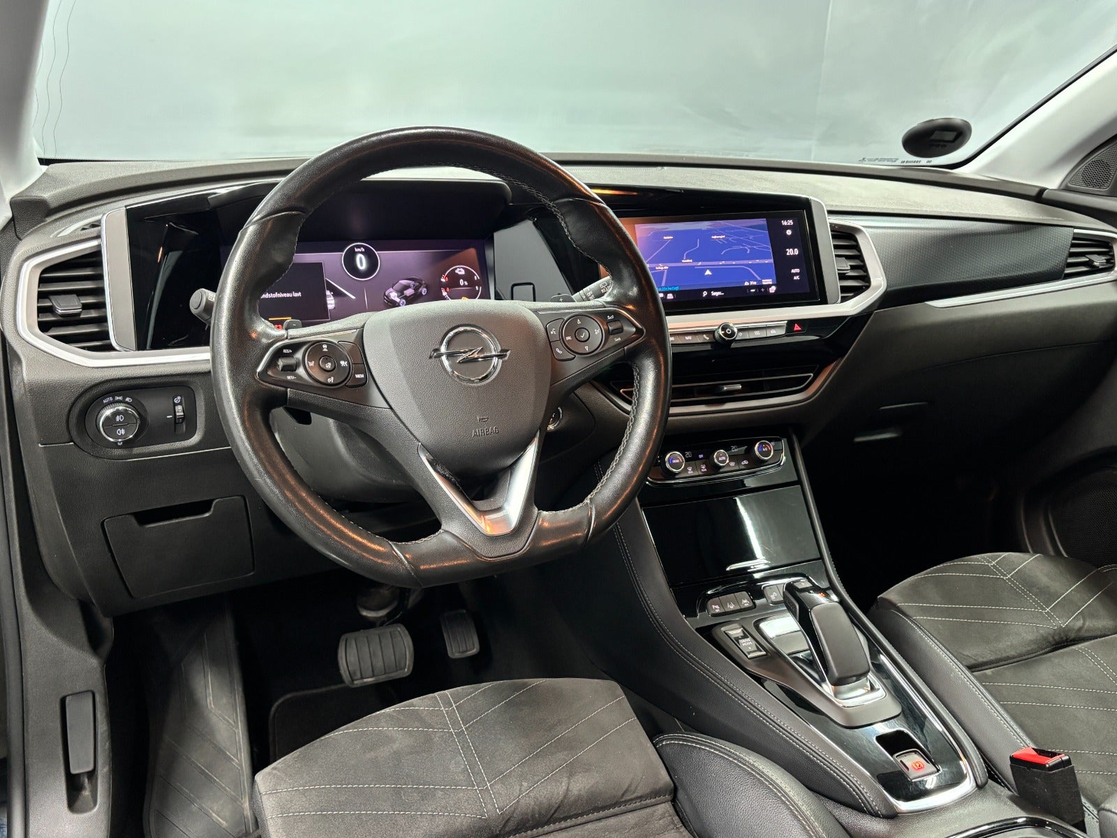 Billede af Opel Grandland 1,6 Hybrid Ultimate aut.