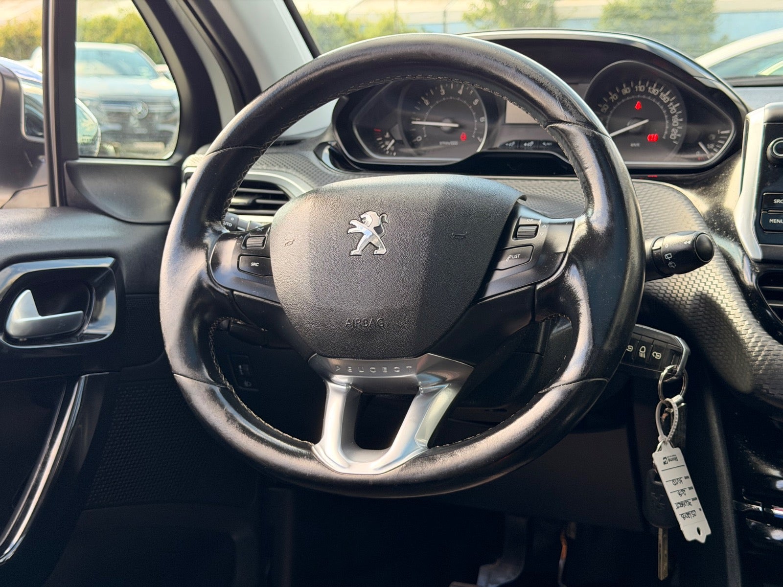 Billede af Peugeot 208 1,2 PureTech 82 Signature Sky