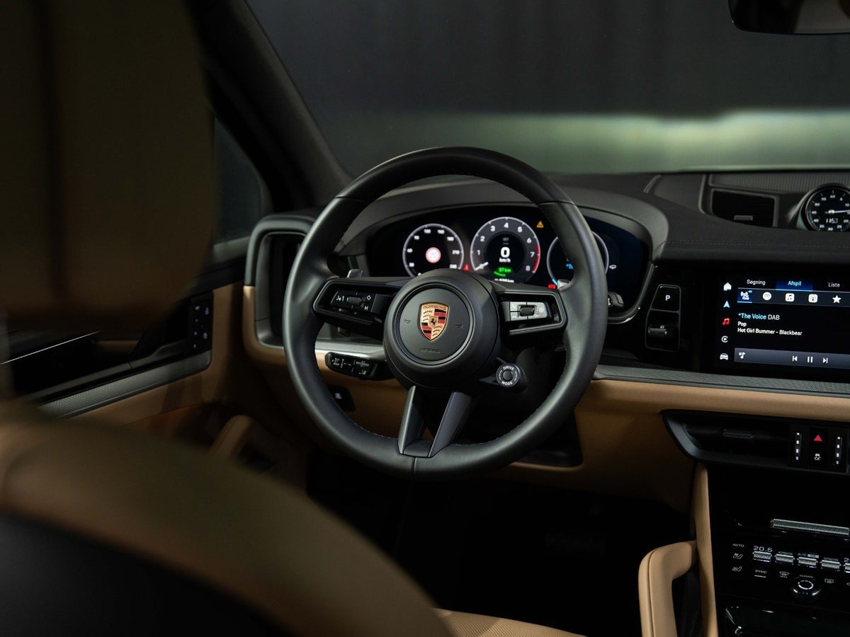 Gallery image 14 of 18