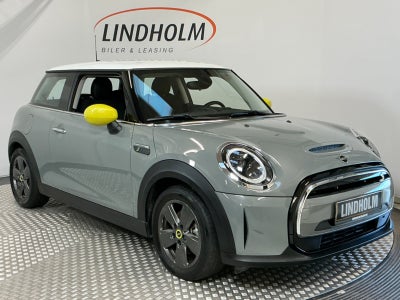 MINI Cooper SE  Essential 3d