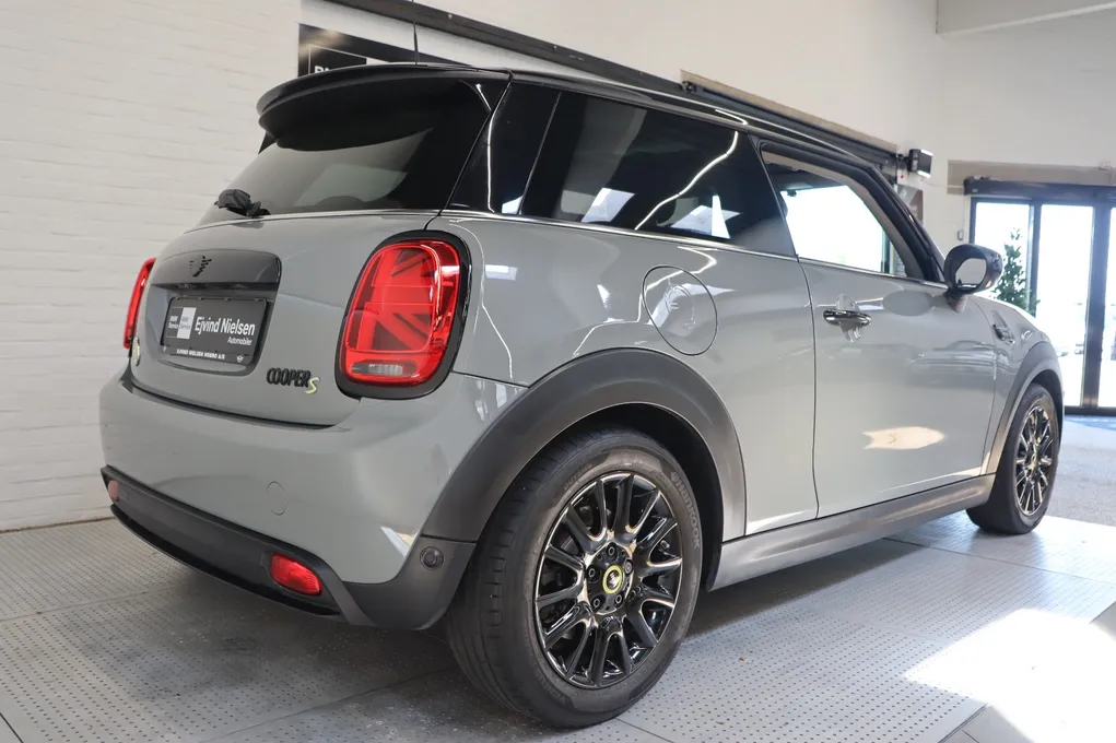 MINI Cooper SE Camden Edition