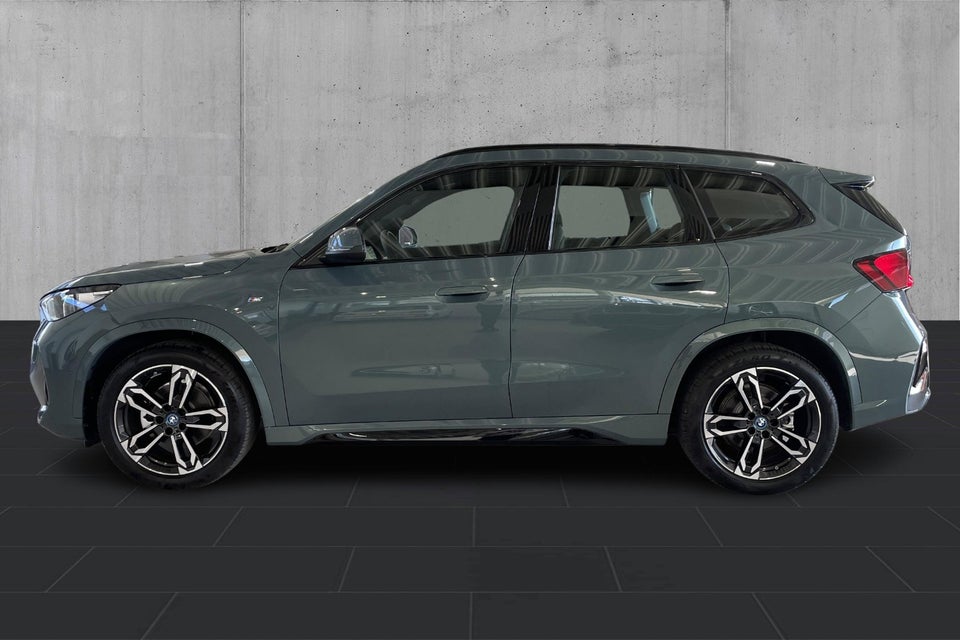 BMW iX1 eDrive20 M-Sport 2025