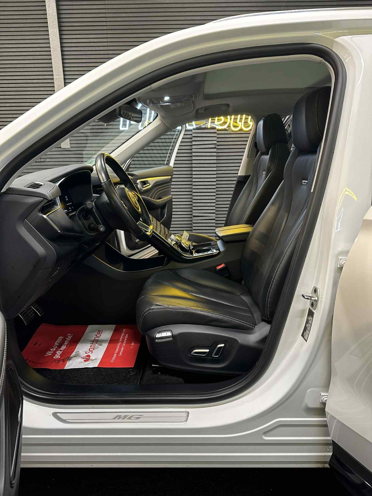 Billede af MG Marvel R  Luxury