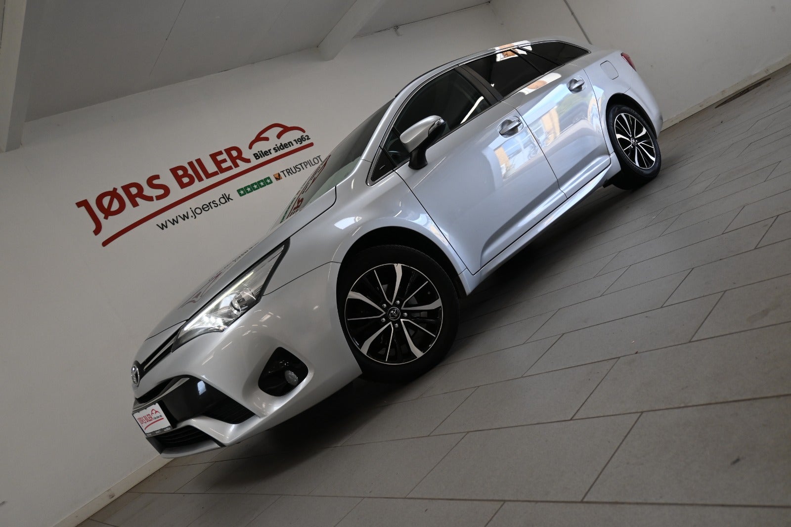 Toyota Avensis VVT-i T2 Touring Sports