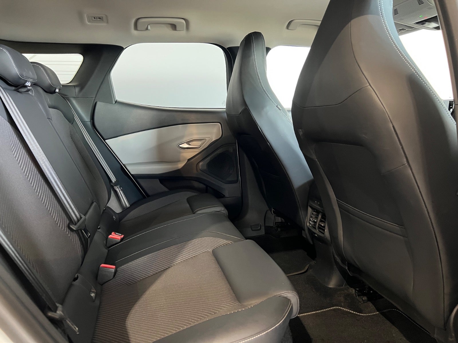 Ford Explorer Select Extended Range