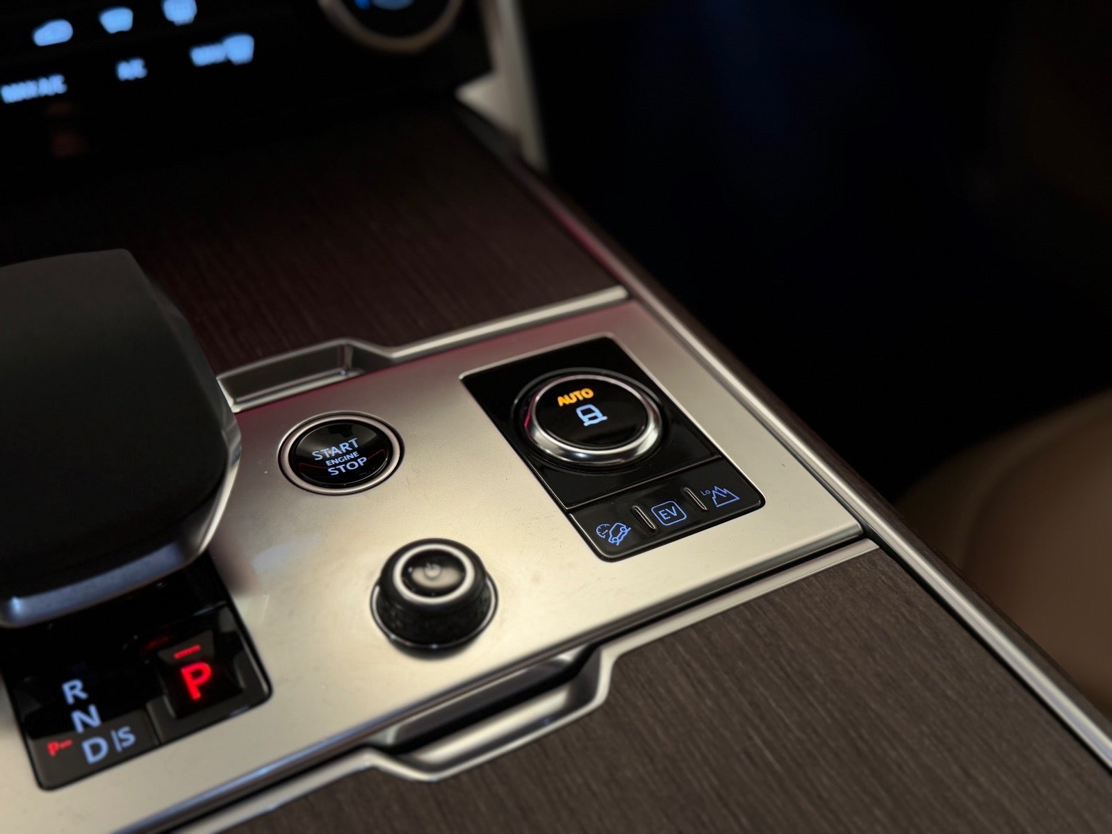 Land Rover – Range Rover