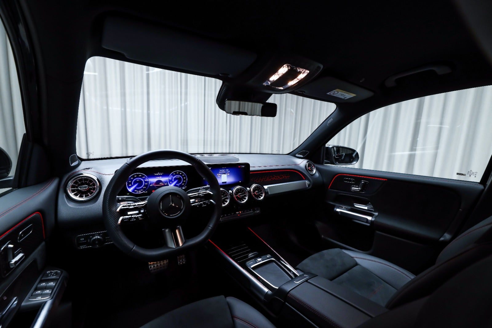 Mercedes-Benz EQB 250+ (4/8)