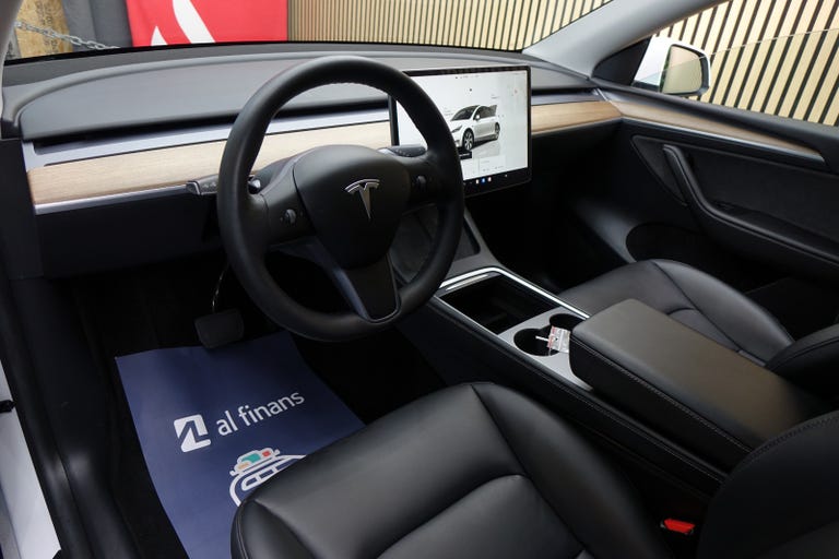 Tesla Model Y Long Range AWD