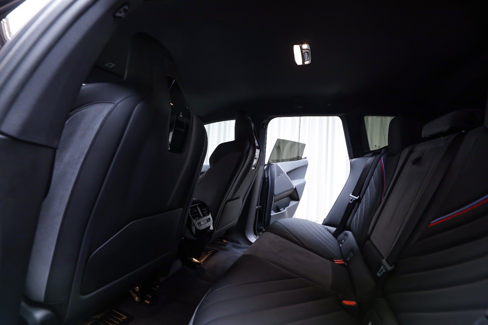 BMW iX (5/8)