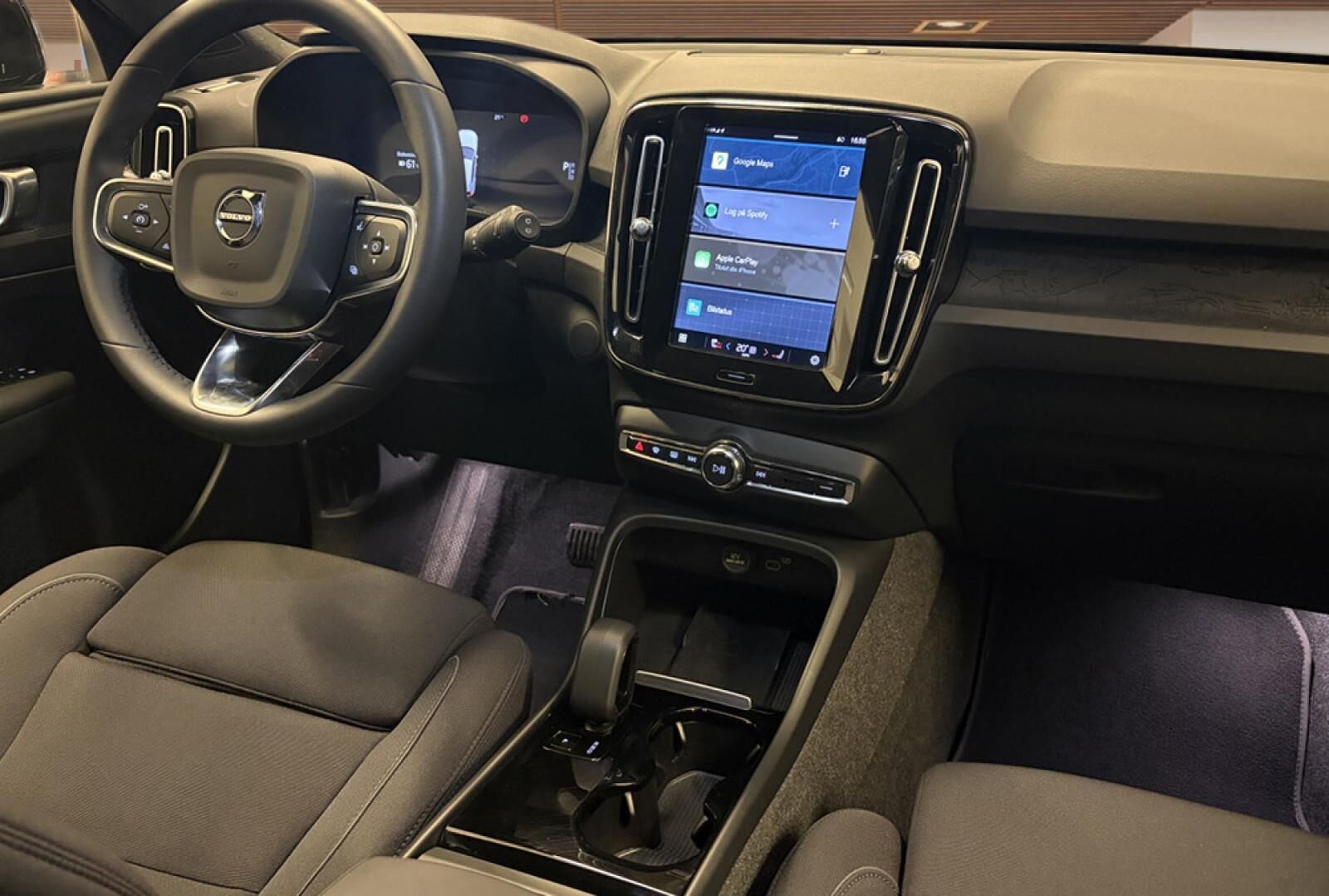 Volvo XC40 Standard Range Plus