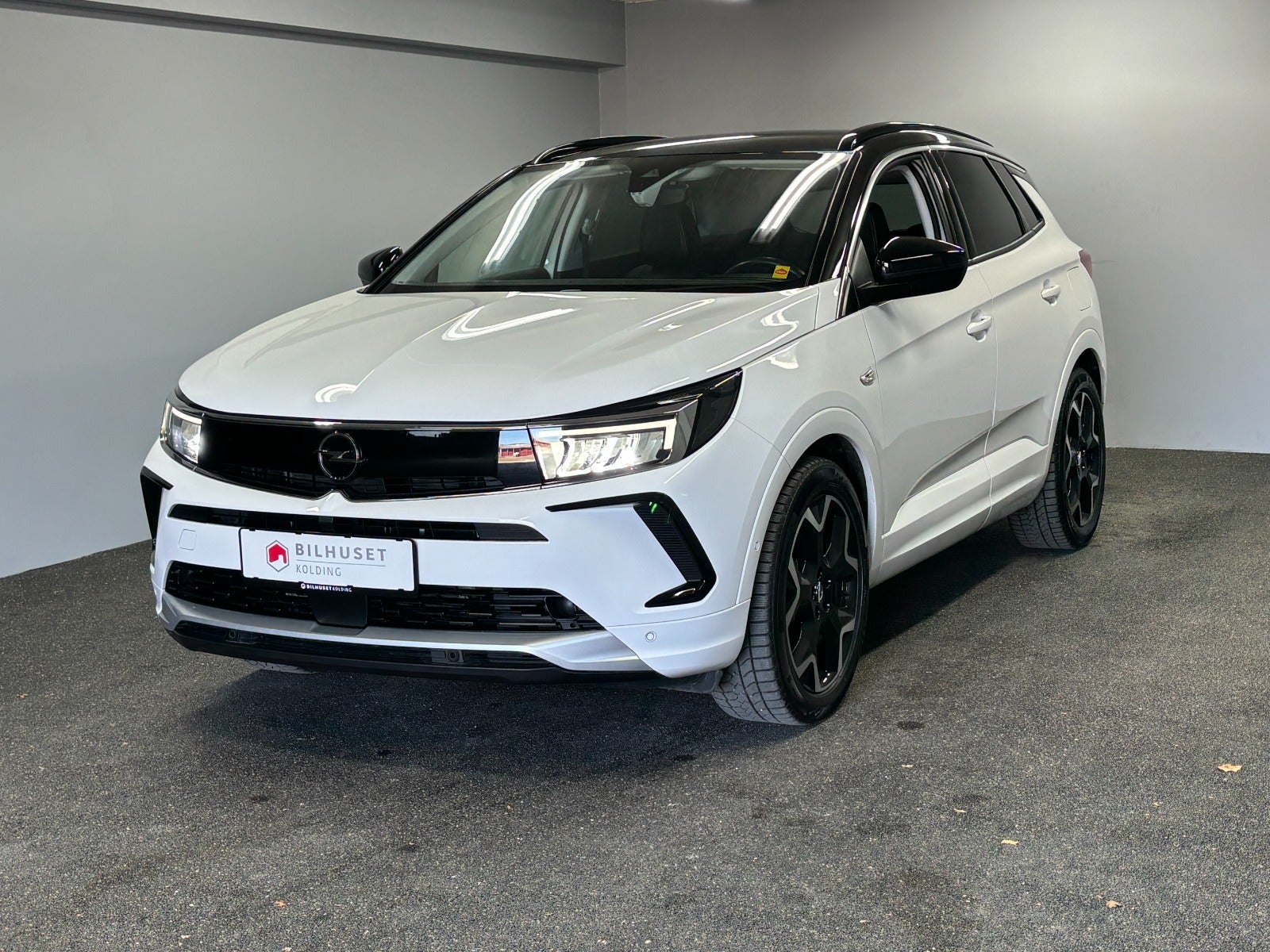 Billede af Opel Grandland 1,6 Hybrid Ultimate aut.
