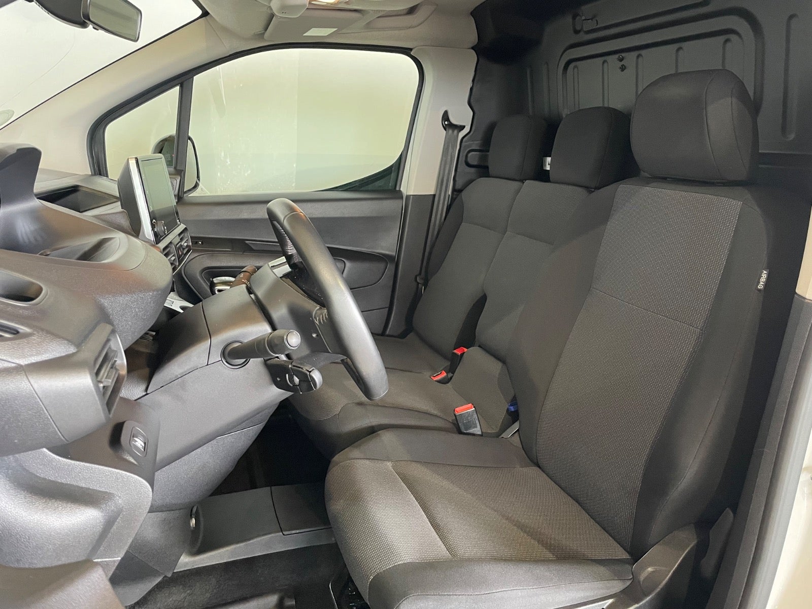 Peugeot Partner BlueHDi 100 L2V2 Plus Van