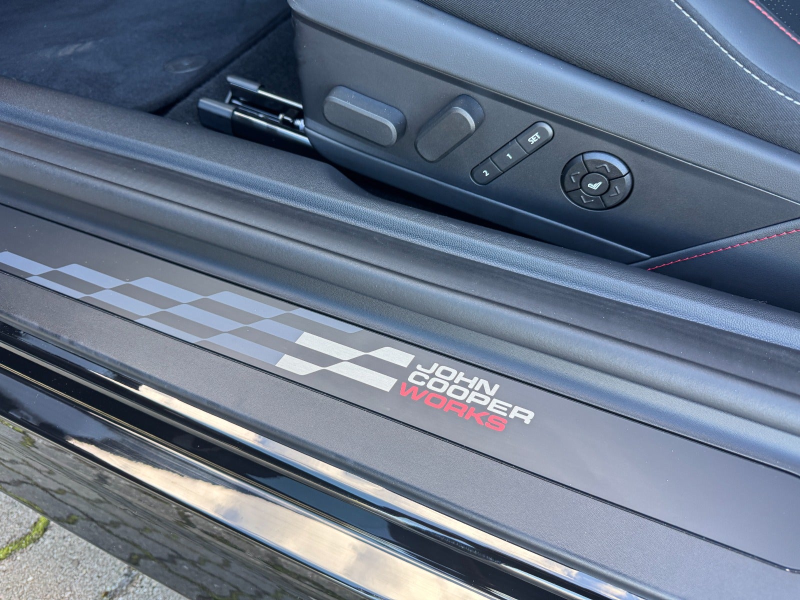 MINI Cooper SE JCW Trim XL 3d - 12