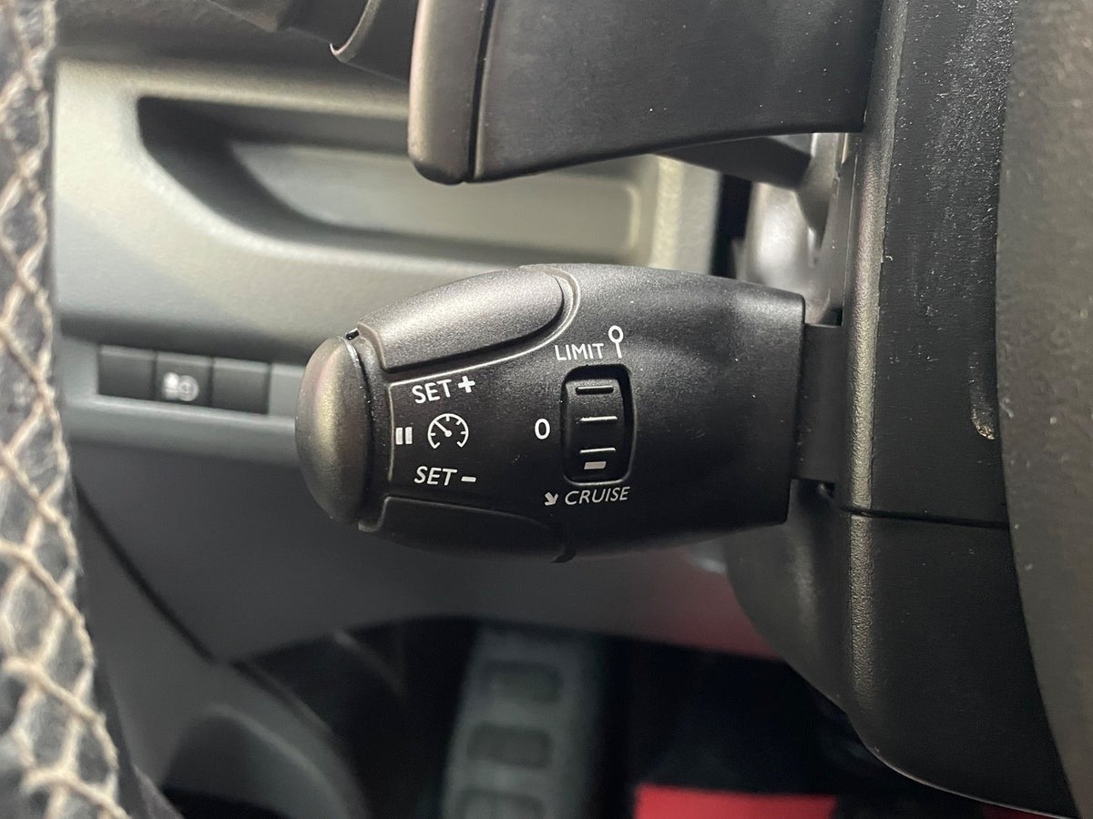 Billede af Peugeot Expert 2,0 BlueHDi 122 L3 Ultimate EAT8 Van