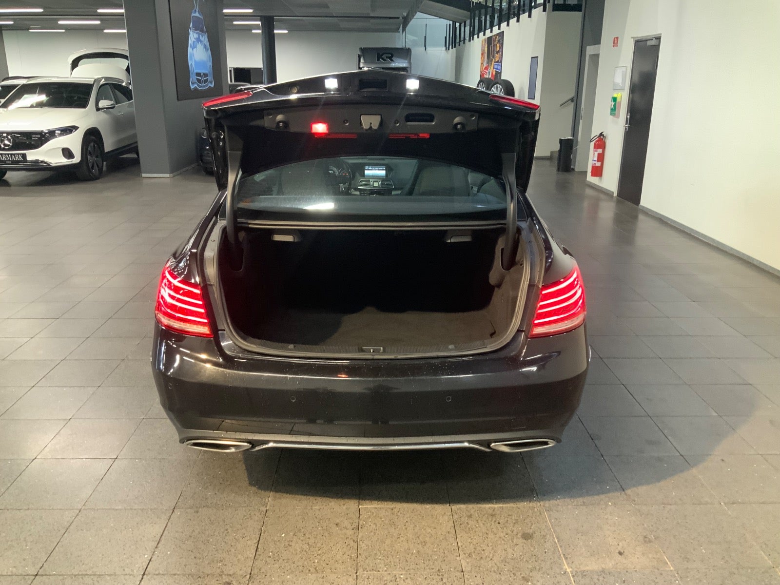 Mercedes-Benz E 350 (4/7)