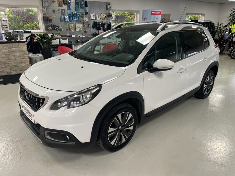 Peugeot 2008 BlueHDi 100 Desire Sky