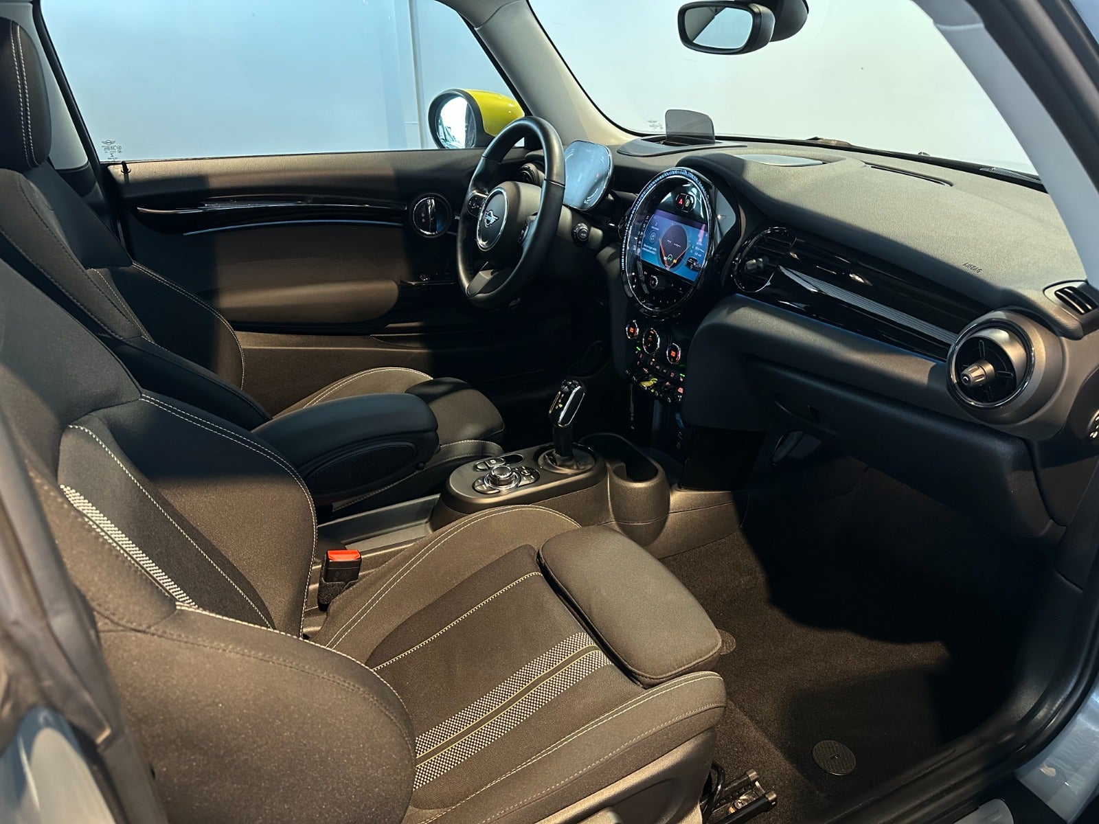 MINI Cooper SE Essential 3d - 6