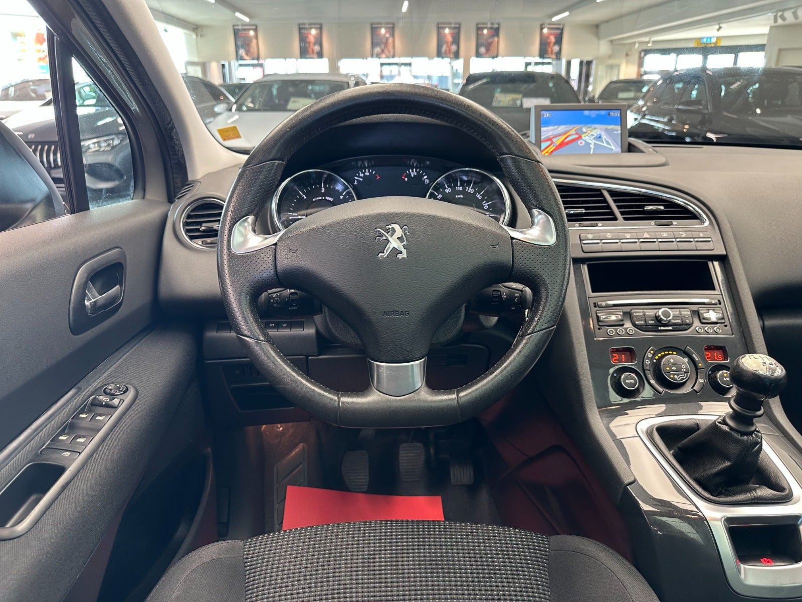 Billede af Peugeot 5008 1,6 BlueHDi 120 Allure 7prs