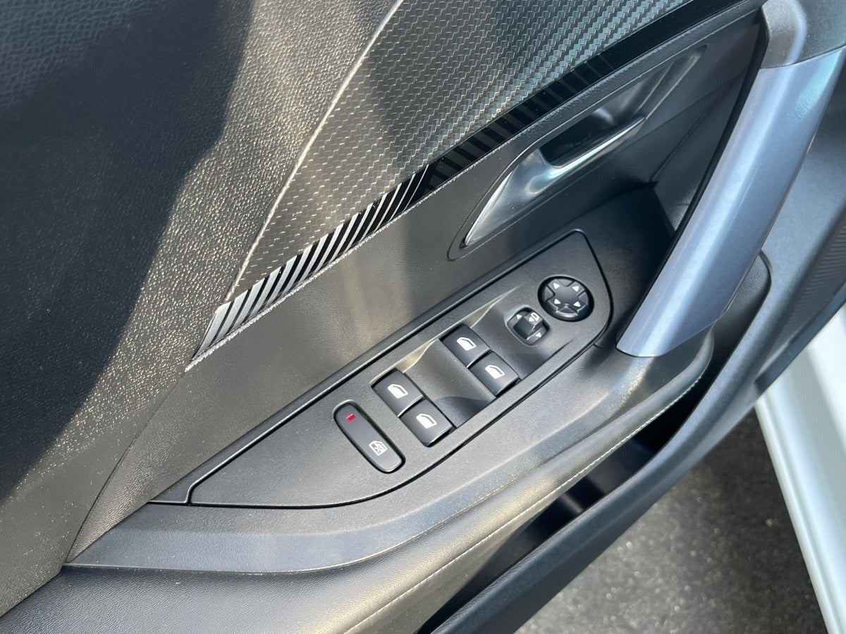 Billede af Peugeot 2008 1,5 BlueHDi 100 Allure Pack