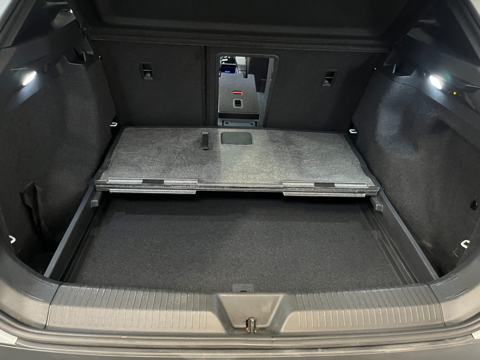 VW ID.4 1ST Max
