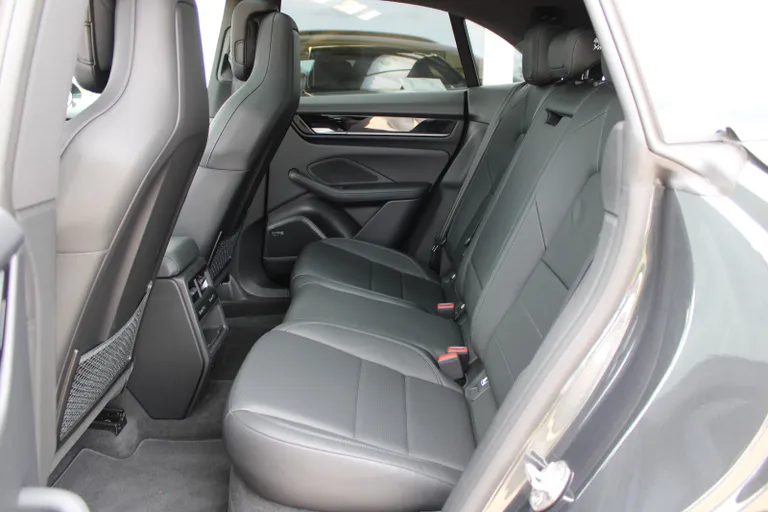 Porsche Macan 4