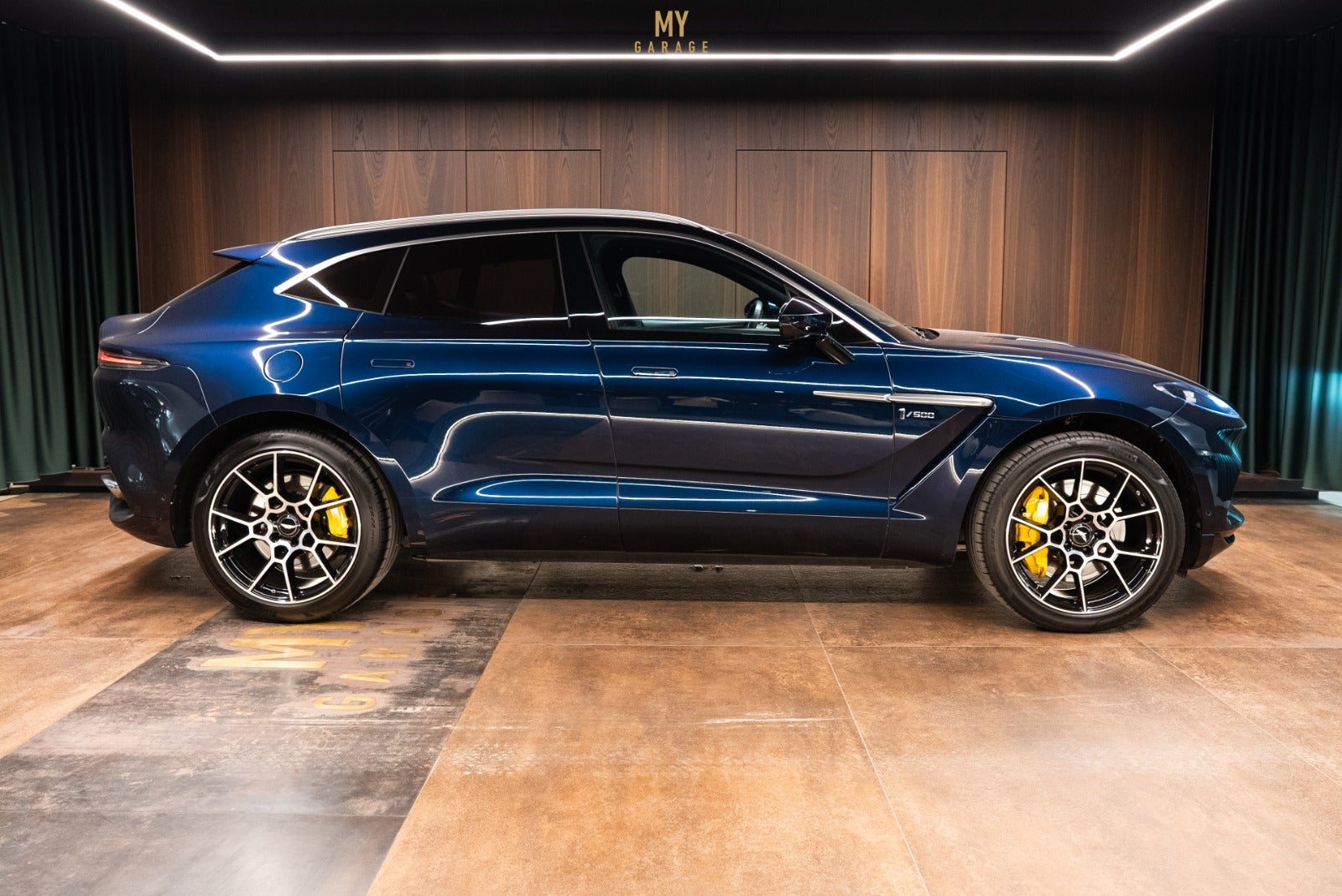 Aston Martin DBX