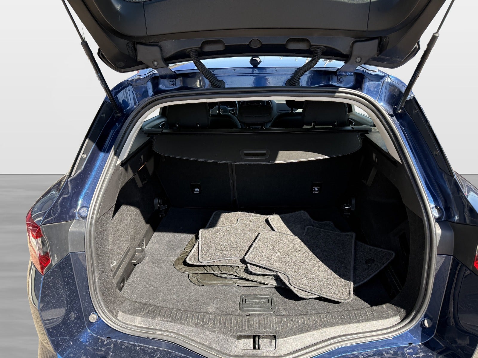 Billede af Renault Megane IV 1,2 TCe 130 Zen Sport Tourer EDC