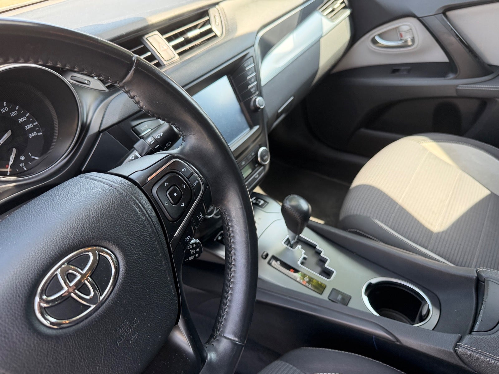 Toyota Avensis VVT-i T2 Executive Touring Sports MDS - billede 10