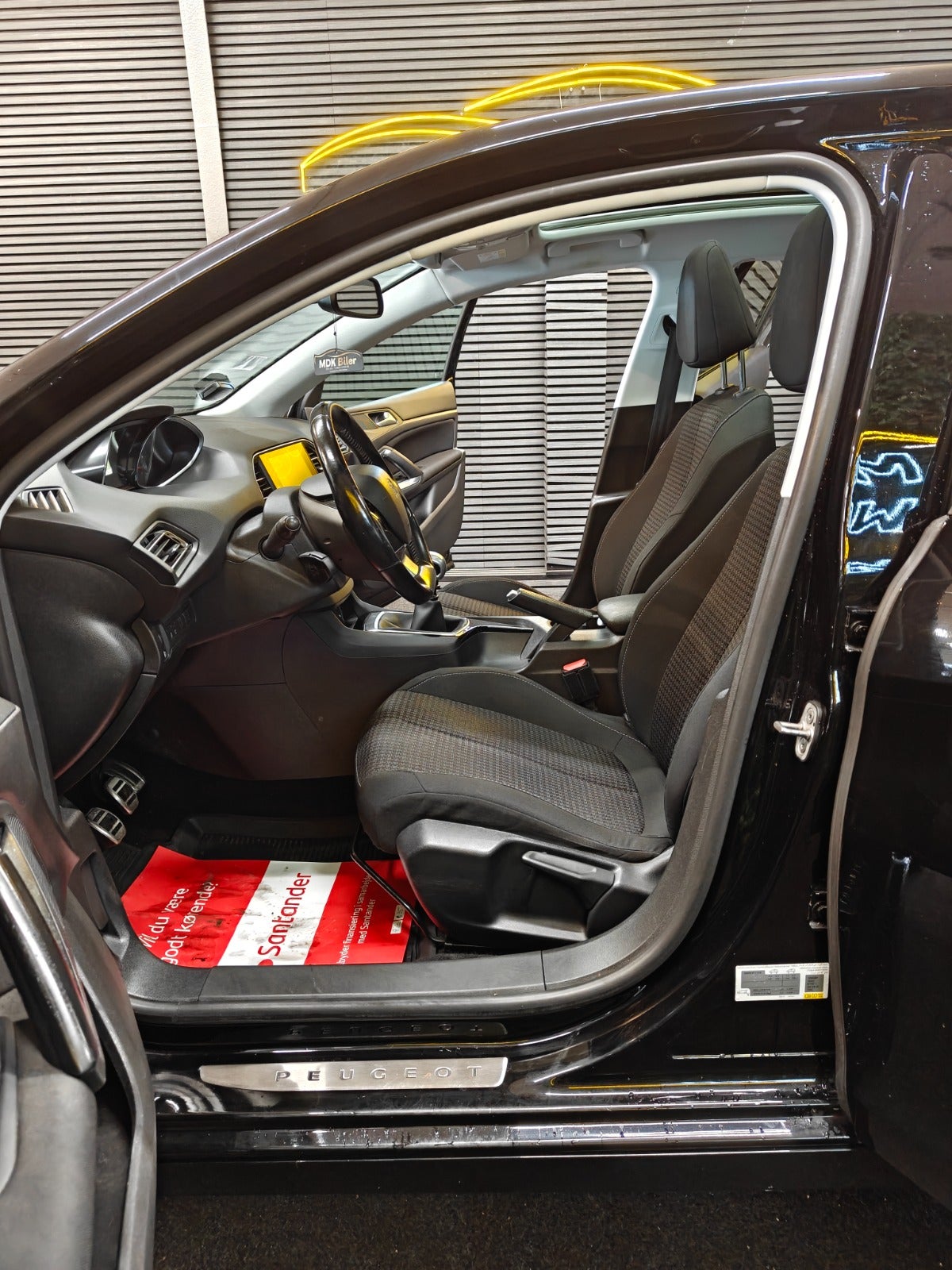 Billede af Peugeot 308 1,6 BlueHDi 120 Allure Sky
