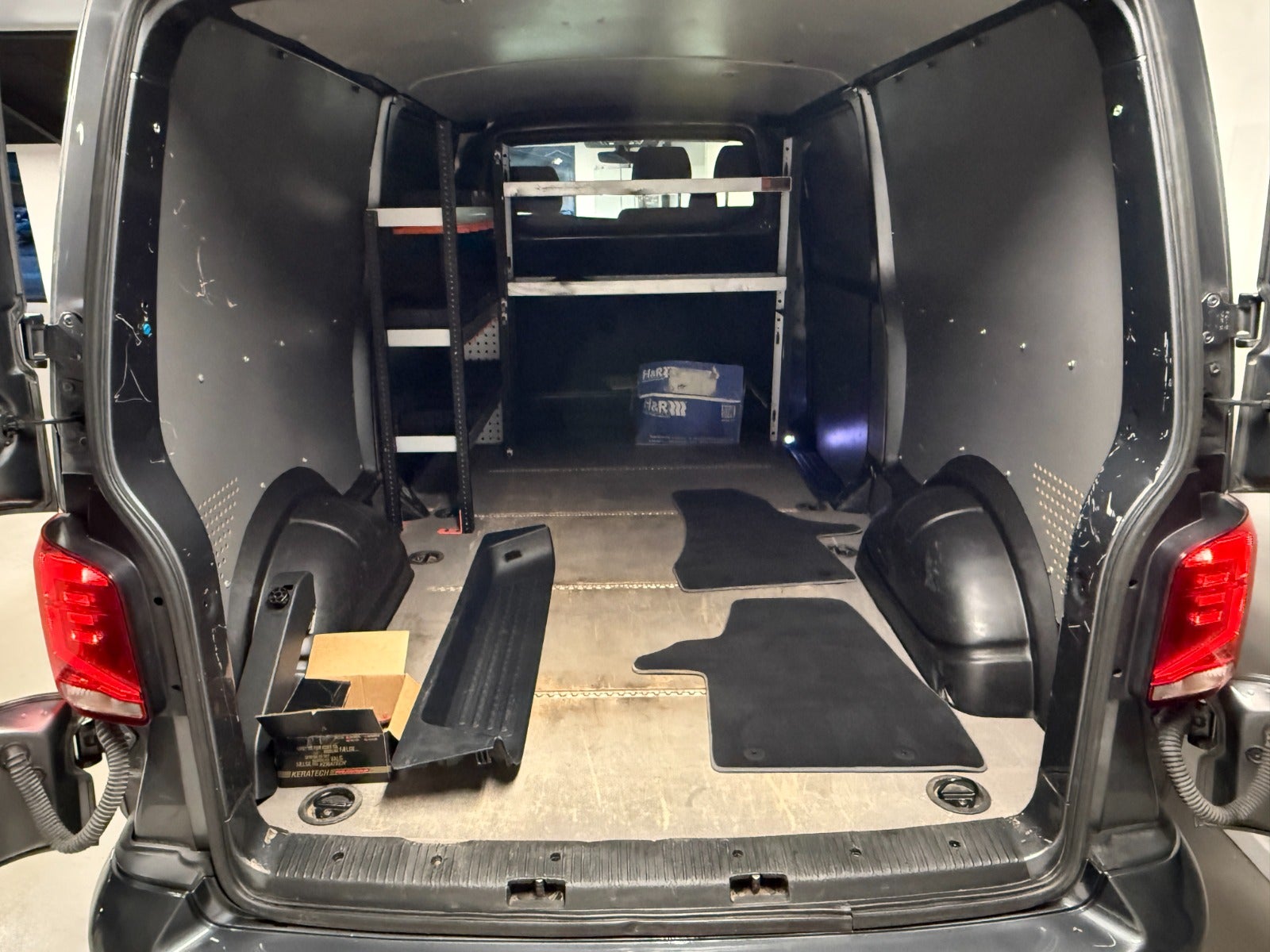 VW Transporter TDi 199 Kassevogn DSG 4Motion lang