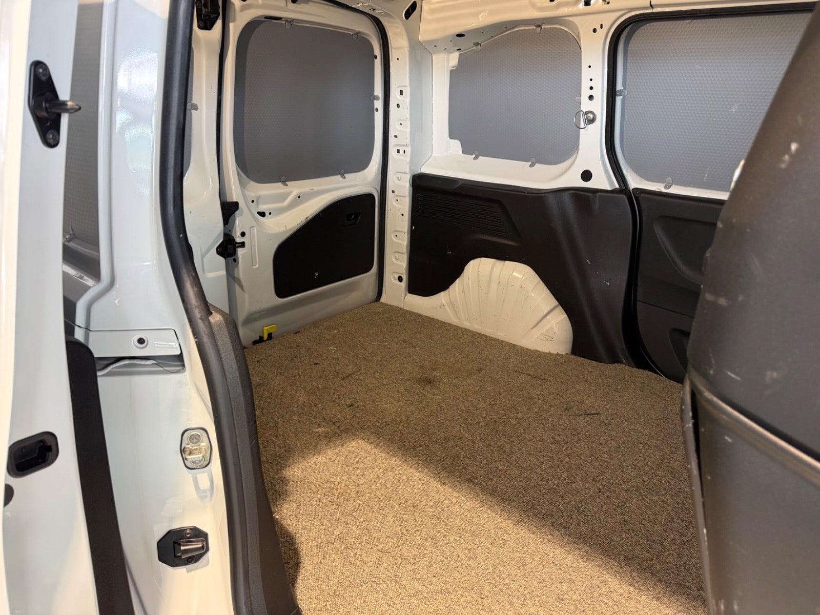 Billede af Peugeot Partner 1,5 BlueHDi 130 L1V1 Plus EAT8 Van