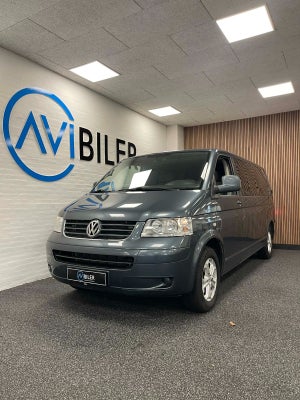 VW Caravelle 2,5 TDi 130 Comfortline aut. lang 4d