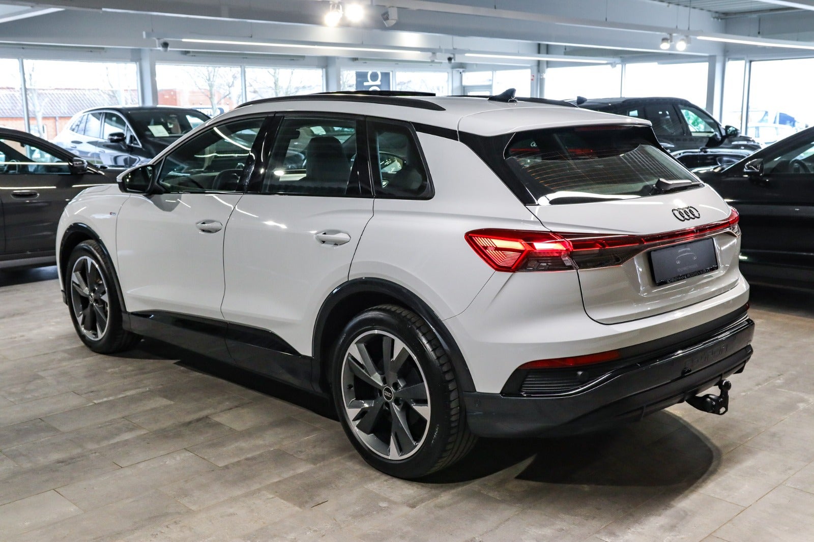 Billede af Audi Q4 e-tron 45 edition S-line