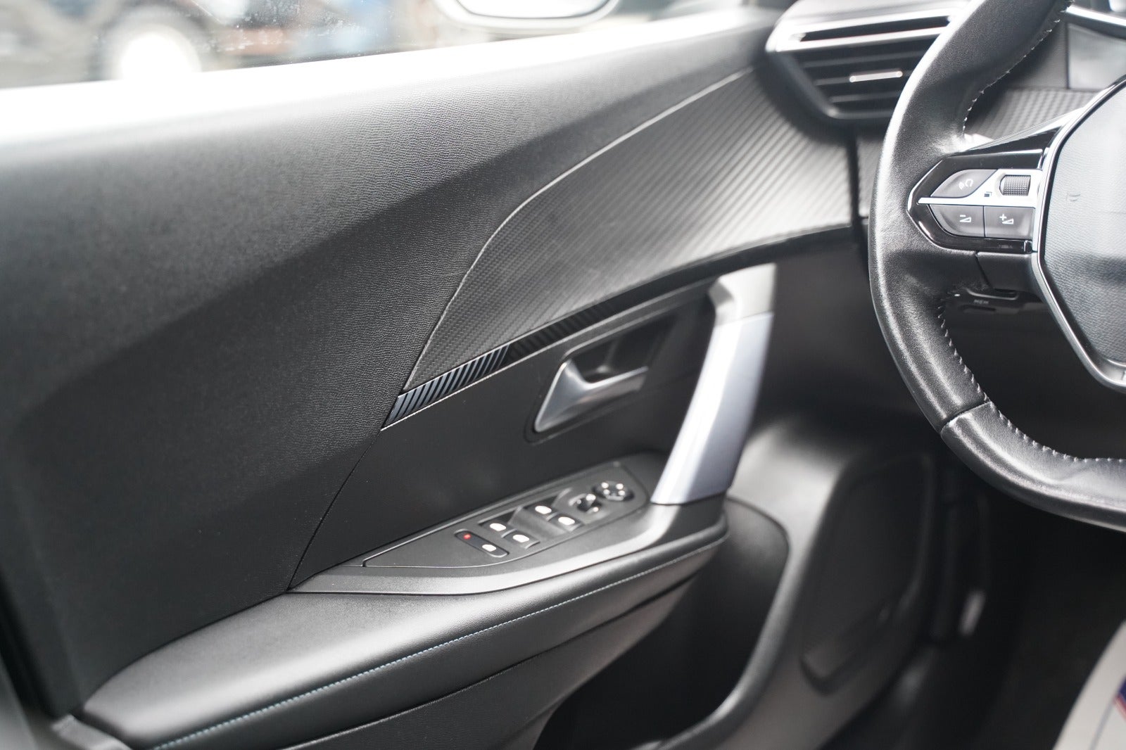 Billede af Peugeot 2008 1,5 BlueHDi 100 Allure Pack