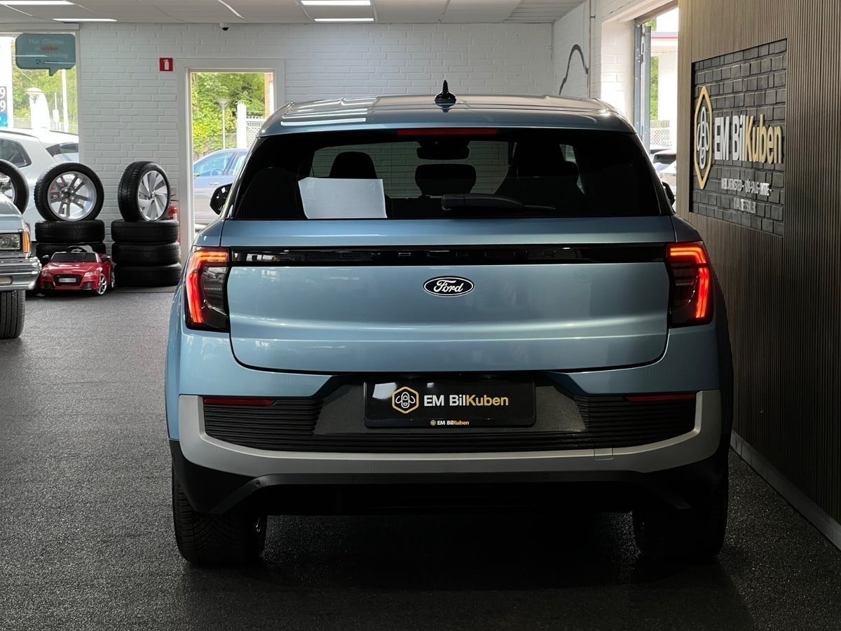 Ford Explorer Select Extended Range AWD