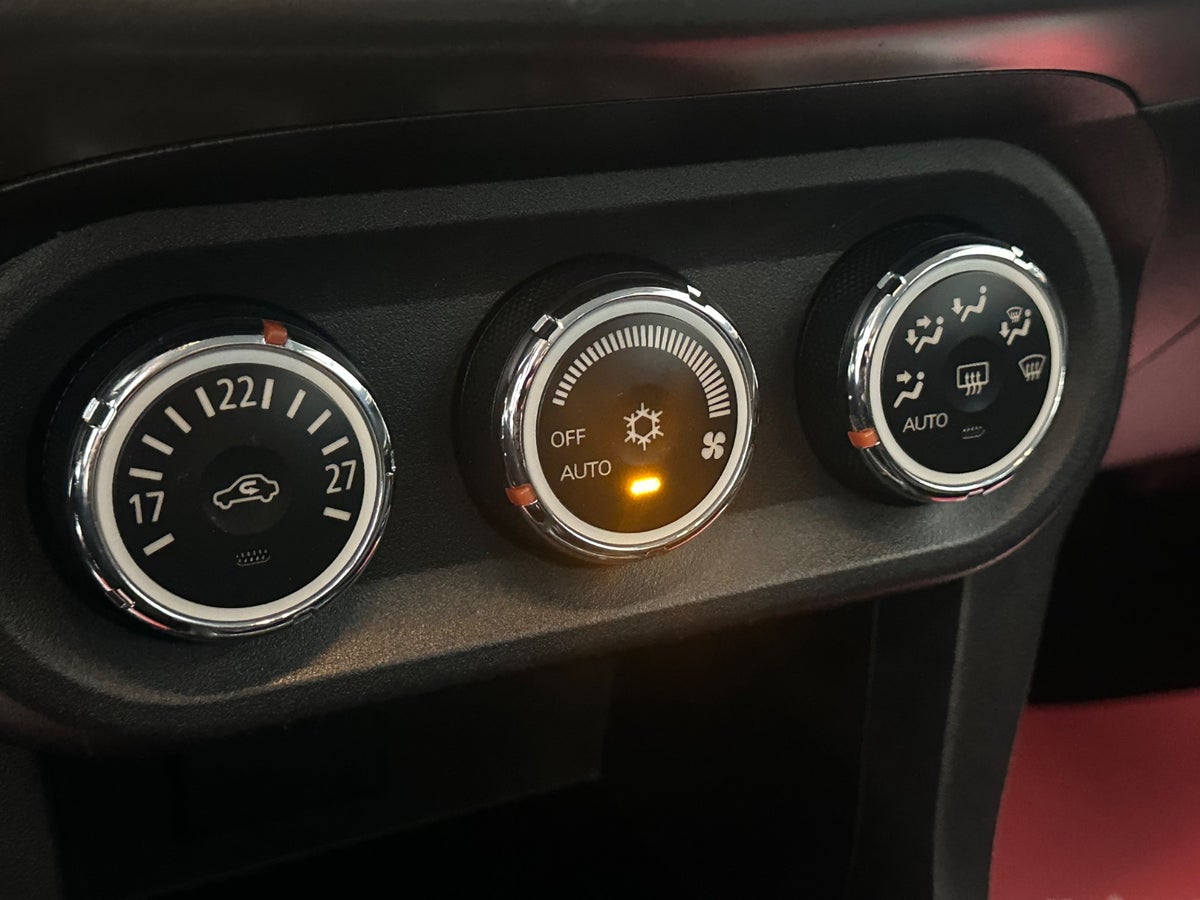 Mitsubishi Lancer Invite SportBack
