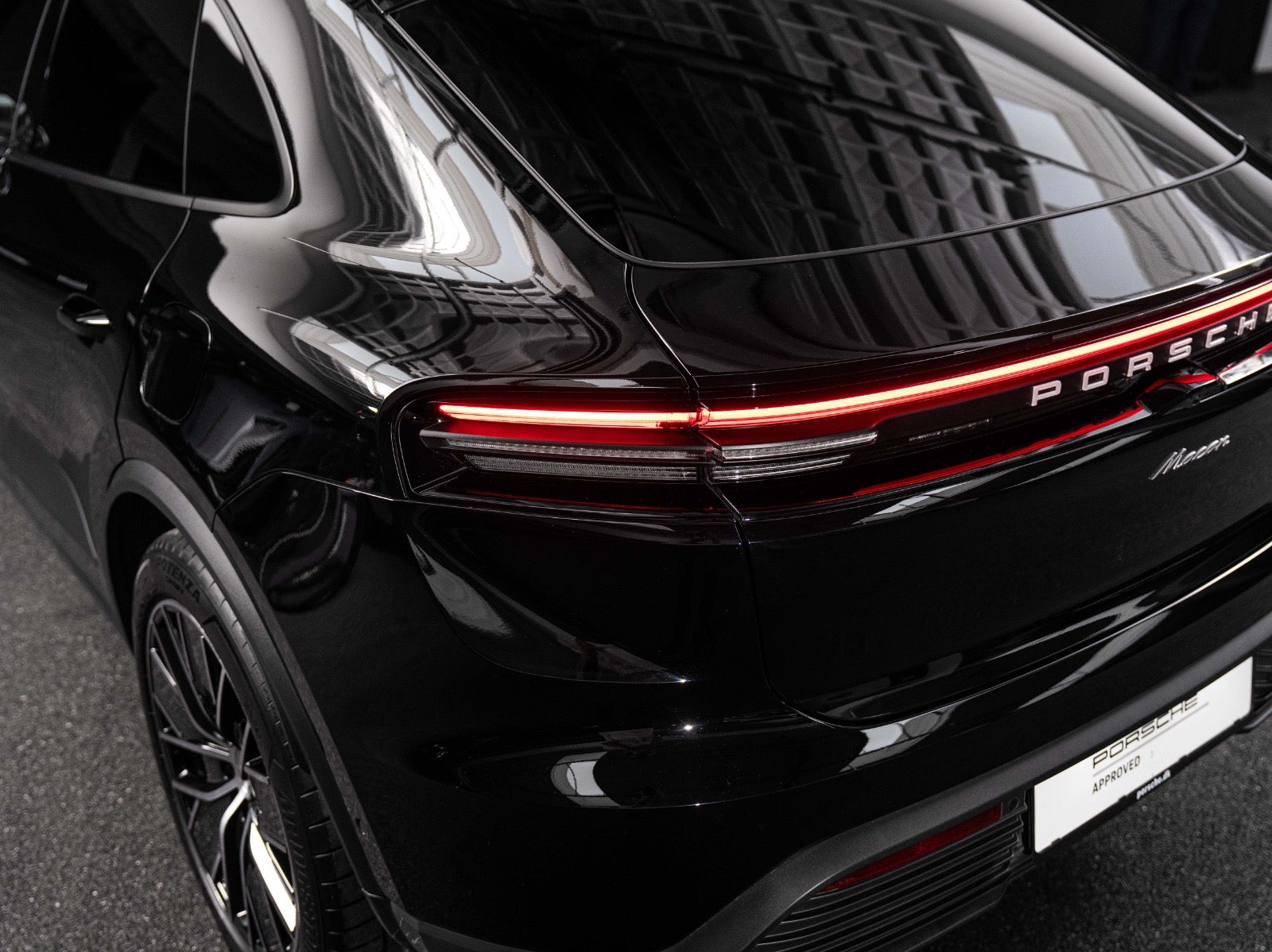 Gallery image 8 of 18