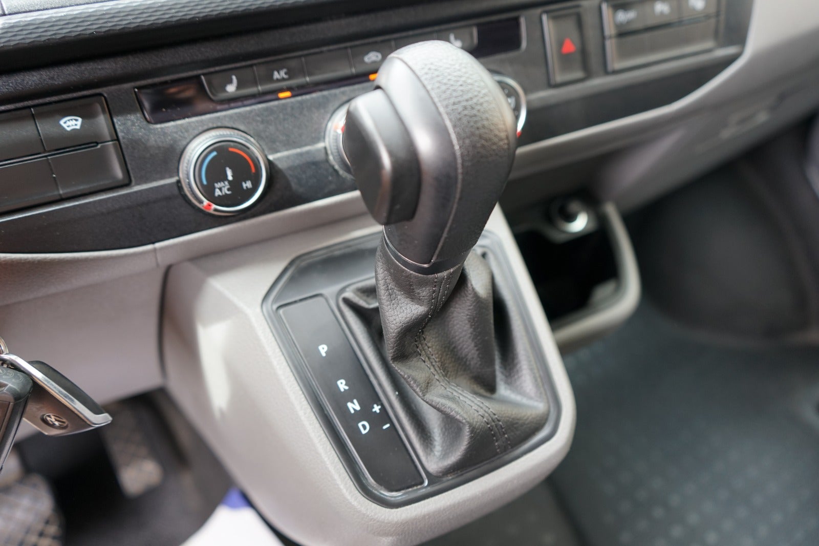 Billede af VW Transporter 2,0 TDi 150 Kassevogn DSG lang