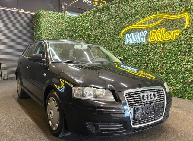 Audi A3 1,6 Attraction Sportback aut.