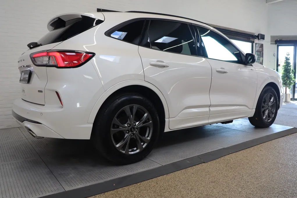 Ford Kuga PHEV ST-Line X CVT