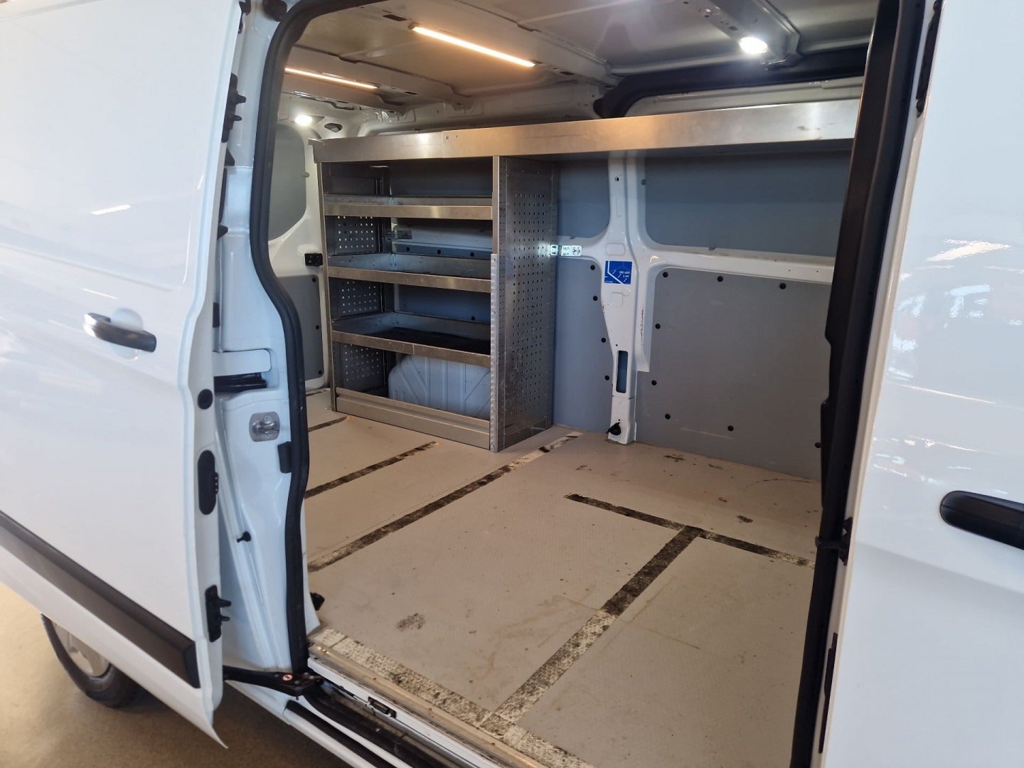 Billede af Ford Transit Custom 300L 2,0 TDCi 130 Trend