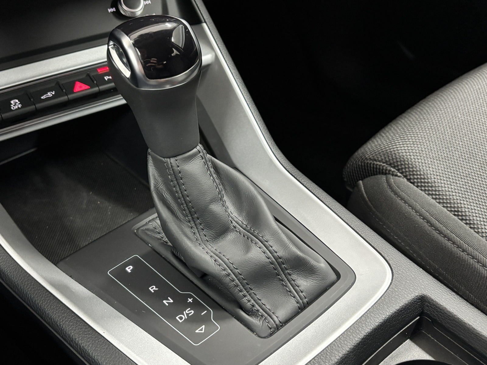 Billede af Audi Q3 45 TFSi e Attitude+ S-tr.
